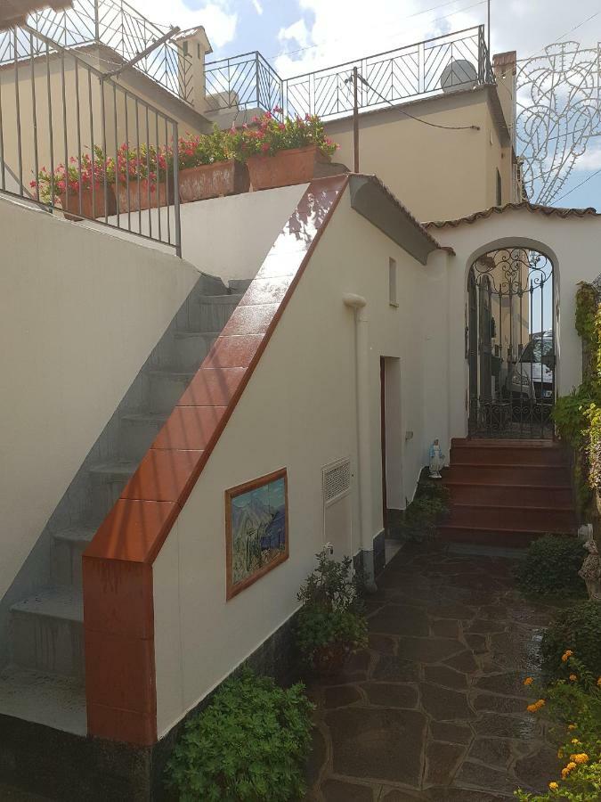 Casa Vacanza "A Casa Di Raffaele" Ravello Exterior photo